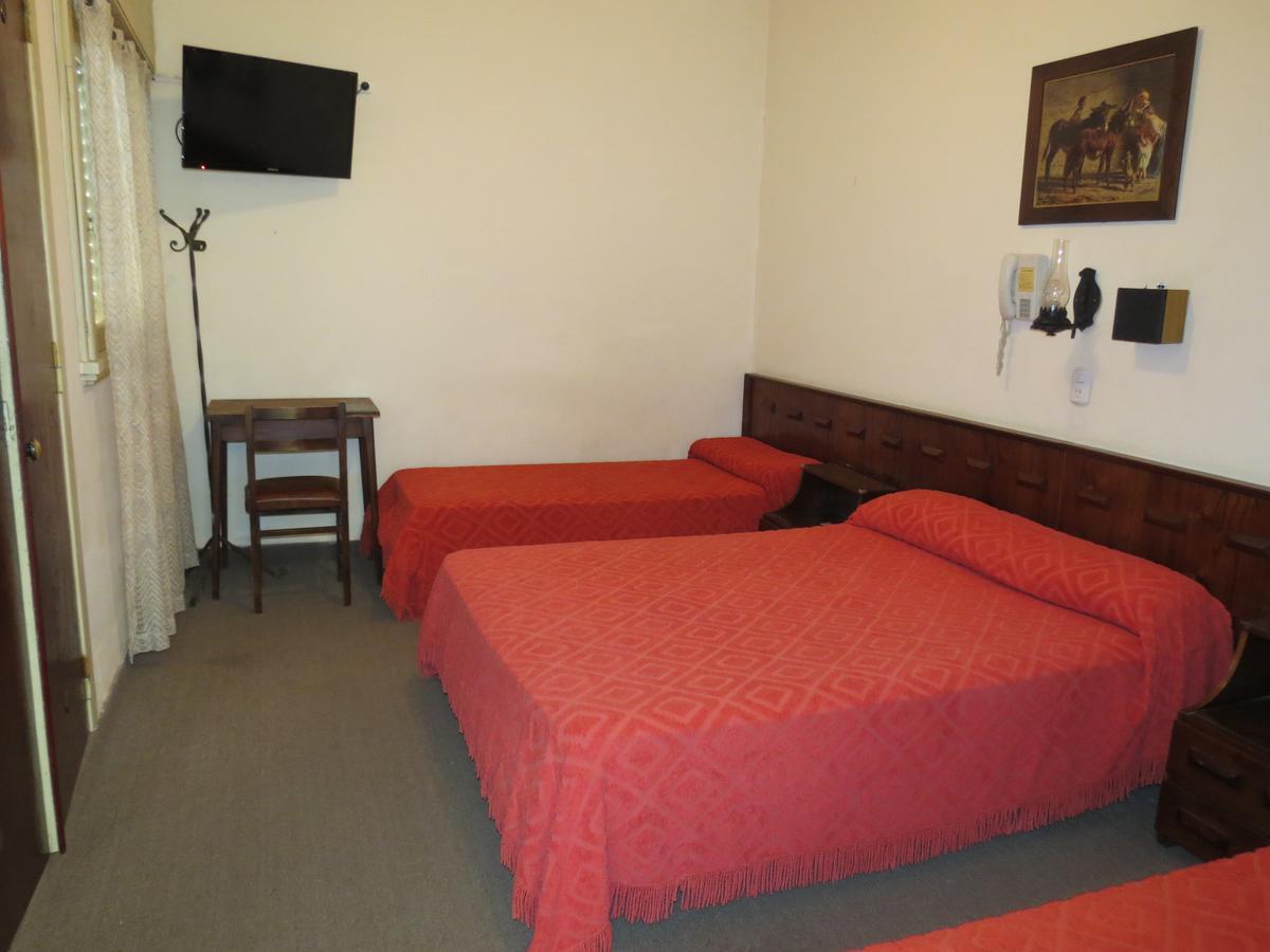 Hotel Trocadero Necochea Buitenkant foto