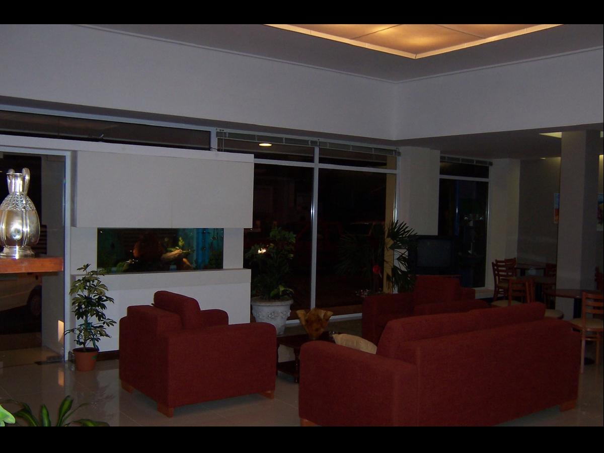 Hotel Trocadero Necochea Buitenkant foto